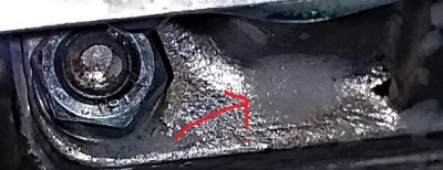 Air leak through porous carb inlet manifold